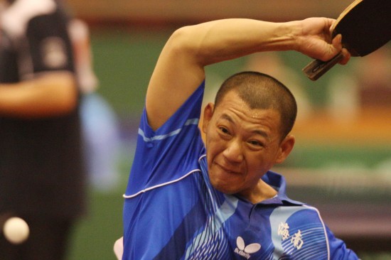 ͼ��-�����칫���߷�ƹ�������Ӿ����ڱ�����