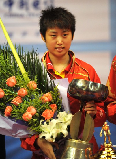 ͼ��-���ޱ���Ծ��ɨ��ʫ����ڹ�Ծ΢Ц����