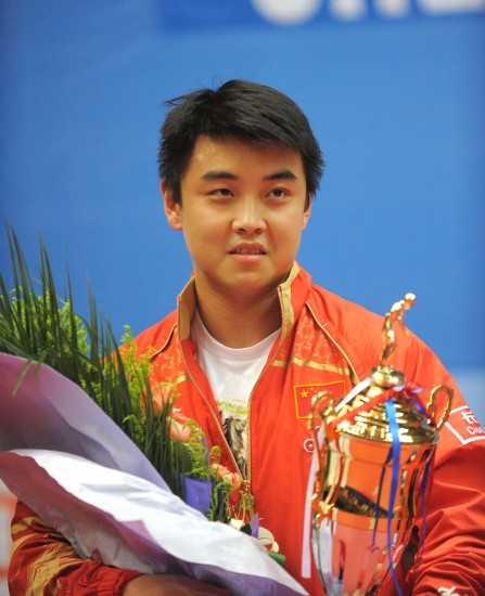 ͼ��-���ޱ����������е��ھ��Ǿ������̬ƽ��