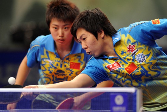 ͼ��-�й�����Ծ/����ϼ��Ů˫�ھ�����ϼ���ְڶ�