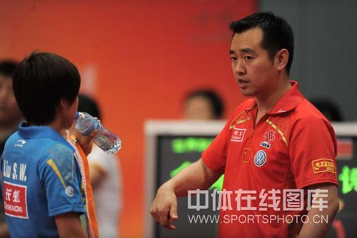 ͼ�ģ���ƹŮ��4-1�������� �����ָ���Խ�