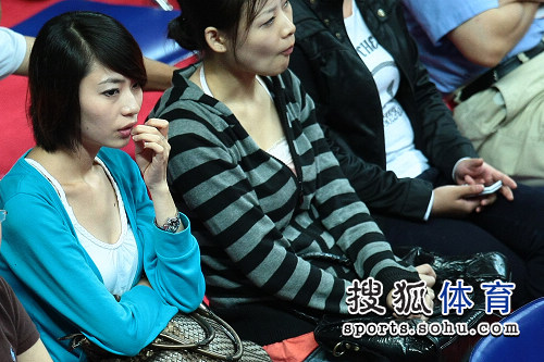 ͼ�ģ���ƹ��ʤϲ��޶�� ������Ů����