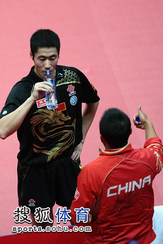 ͼ�ģ���ƹVS�������� �����ڱߺ�ˮ����ָ��