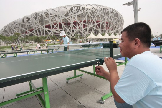 ͼ��-���񳲡�ǰ����̨������Ա�ڰ�װƹ����̨