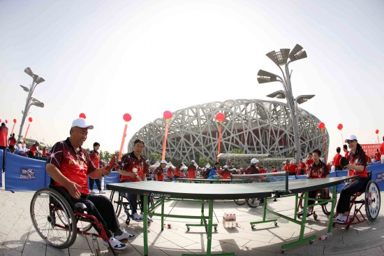 ͼ��-ǧ̨����չʾ��ڱ����ٰ�м�ѡ������