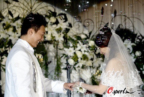 ͼ��-�ձ�ƹ����һ�ź��������������Я��һ��