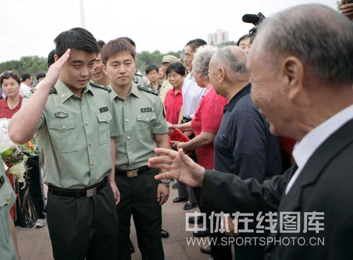 ͼ�ģ���һ�Ӳι۸�������� ����о���