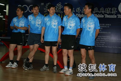 ͼ�ģ��⽻��ƹ������� �й��⽻���˶�Ա����