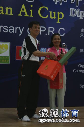 ͼ�ģ��⽻��ƹ������� Խ���⽻�ٻ�Ů���ھ�