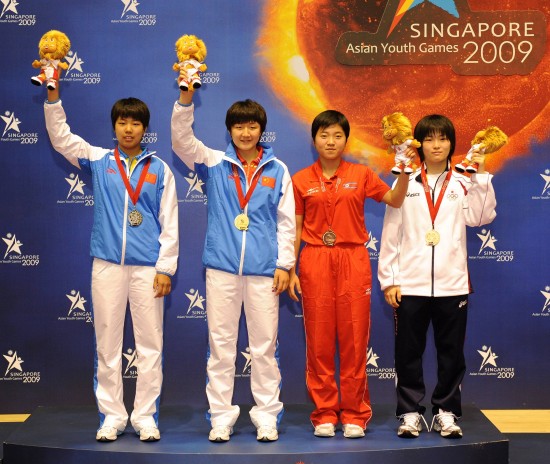 ͼ��-��ѡ�ְ��������ƹ����Ů�����Ǿ��콱̨��