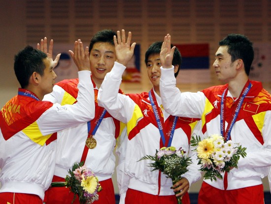 ͼ��-�й��Ӷ����������ھ��콱̨�ϻ�����ף