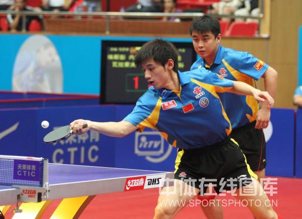 ͼ��-�й�ƹ���򹫿�����˫�����ż̿Ʒ���ǰ��