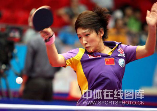 ͼ��-09�й�ƹ���򹫿���Ů��14����ʫ��ǿ������