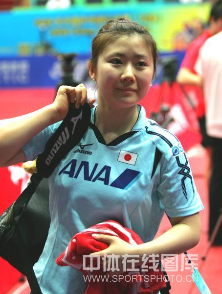 ͼ��-�й�ƹ���򹫿���Ů��15�������ź��뿪����