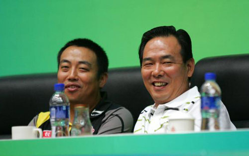 ͼ��-��ƹ�������������ֳ���սһ��Ц�⿴��ͷ