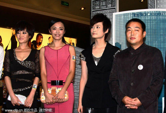 ͼ��-���������������ǳ�ϯʱ�л��Ů�������