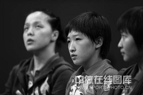 ͼ�ģ�ȫ��ƹ����Ů�Ű���� ��ʫ��һ��ʧ��