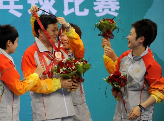 ͼ��-ȫ�˻�ƹ����Ů�������񼾾��ʻ��׸�����Ա