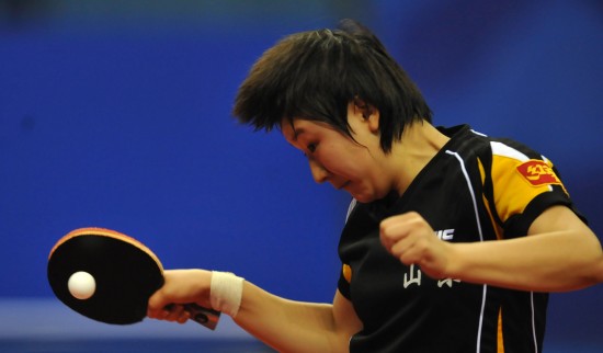 ͼ��-ȫ�˻�ƹ����Ů���������������ѵ����ͽŲ�