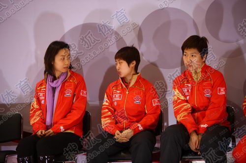 ͼ�ģ���������ϯ������̸���� ��Ծ���佻̸