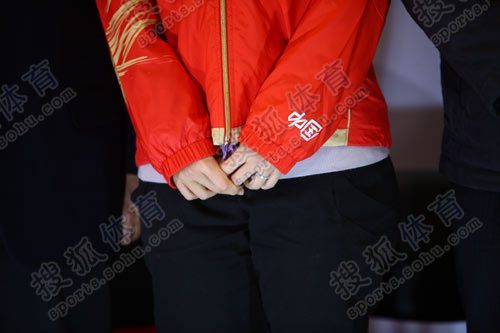 ͼ�ģ���������ϯ���߷����� ��ָ͸¶����