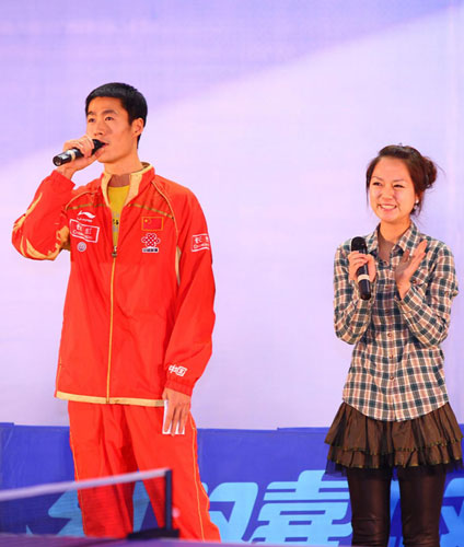 ͼ��-�й���ƹ�߽�У԰����ӮŮ��˿�Ȳ�