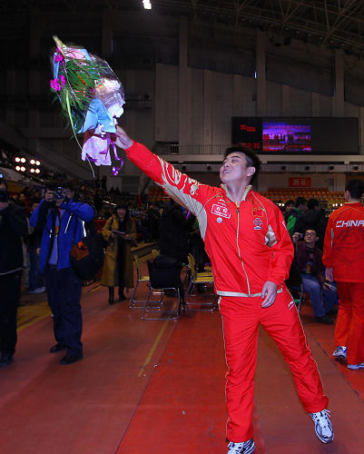 ͼ�ģ��й��ж��߽�У԰ ��𩽫���Ӹ�����