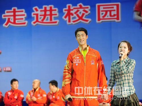 ͼ�ģ�ƹ���ж����ѧ������ ����������Ц��