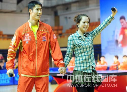 ͼ�ģ�ƹ���ж����ѧ������ ��Ů��������