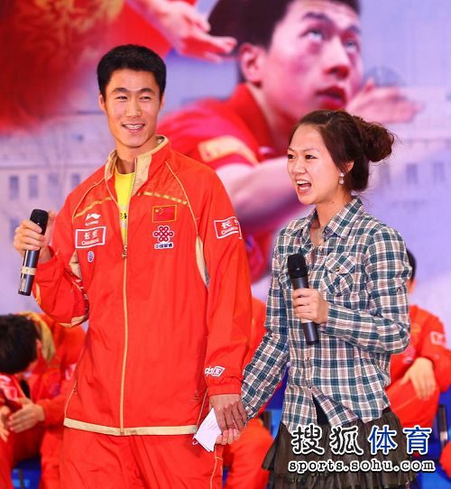 ͼ�ģ�ƹ���ж����ѧ������ ��Ů��ѧ��