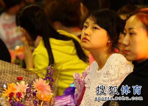 ͼ�ģ�ƹ���ж����ѧ������ ��Ů������������