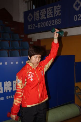 ͼ��-��ƹŮ�ӽ���ѡ������Ӧ��ѵ������ϼæ�ָ�