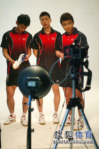 ͼ�ģ���ƹ��ʿ�Ĺ�滨�� ���˱������