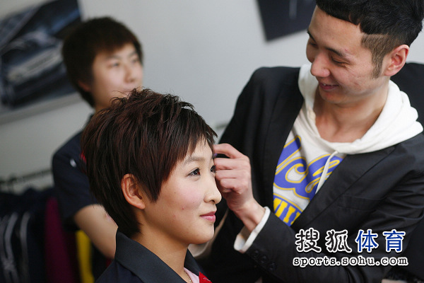 ͼ�ģ���ƹ��ʿ�Ĺ�滨�� ��ʫ���ֿ���