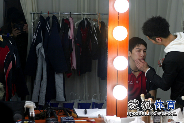 ͼ�ģ���ƹ��ʿ�Ĺ�滨�� ��ױʦʰ�޳«^