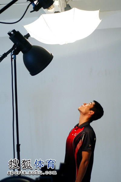 ͼ�ģ���ƹ��ʿ�Ĺ�滨�� ������ͷ