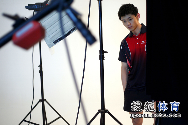 ͼ�ģ���ƹ��ʿ�Ĺ�滨�� �׾�С���ż̿�