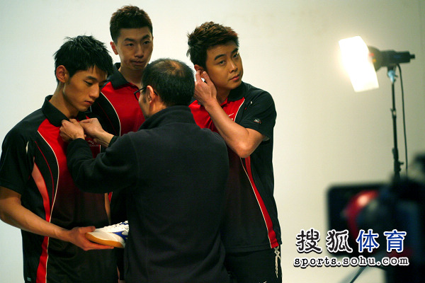 ͼ�ģ���ƹ��ʿ�Ĺ�滨�� ���ż̿���������