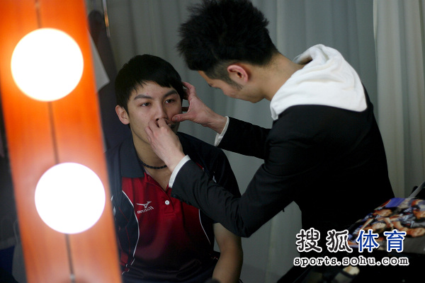 ͼ�ģ���ƹ��ʿ�Ĺ�滨�� �«^��ױ˲��