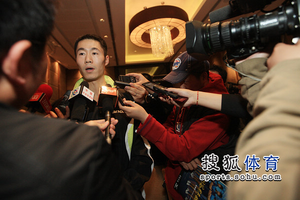 ͼ�ģ������ڳ�ϯ���ǶԿ��� ý���Χ������