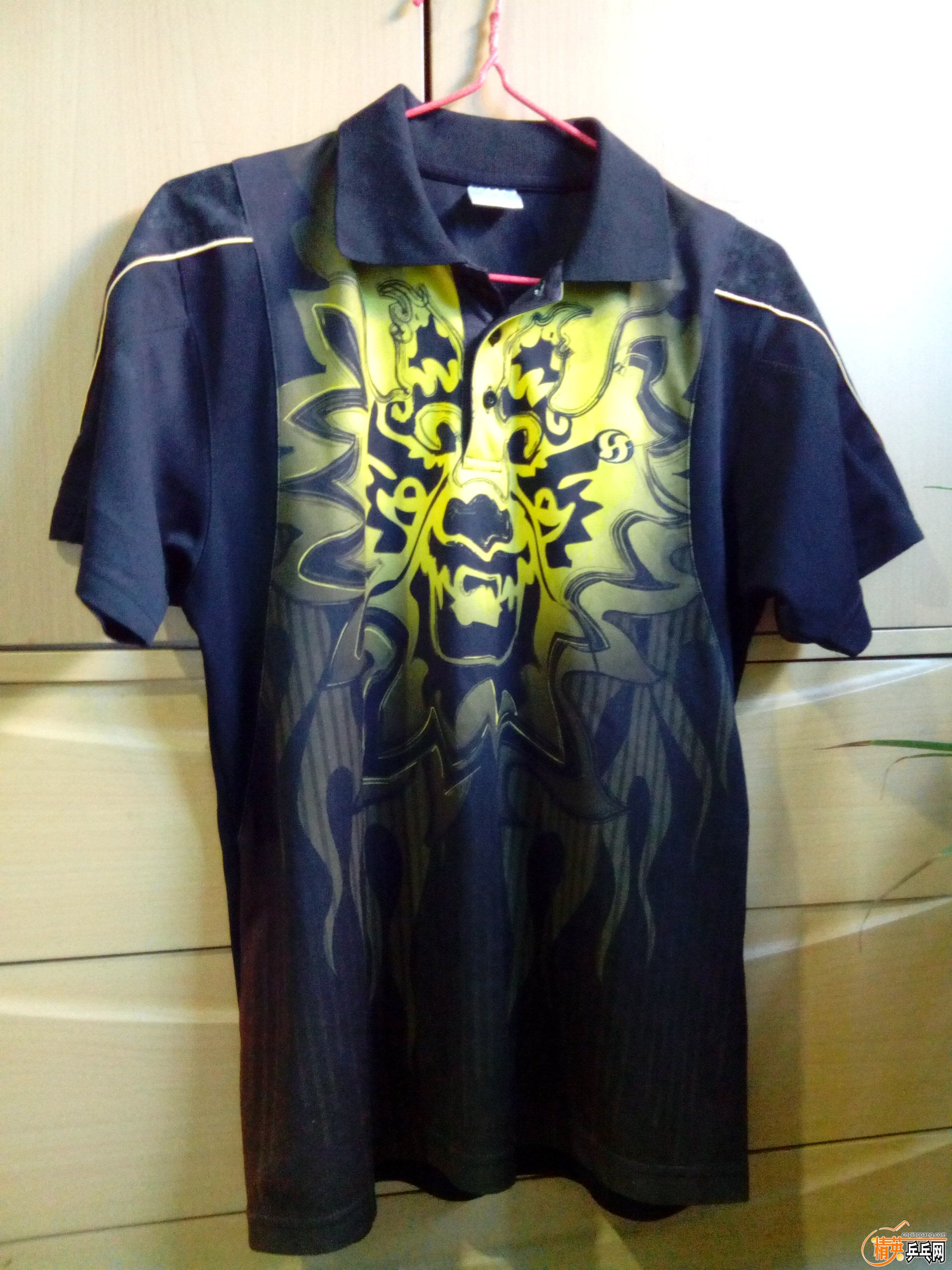 ˼�� SITNED ƹ�������T�� �ٸ� ���� ��Ʒ ��ɫ