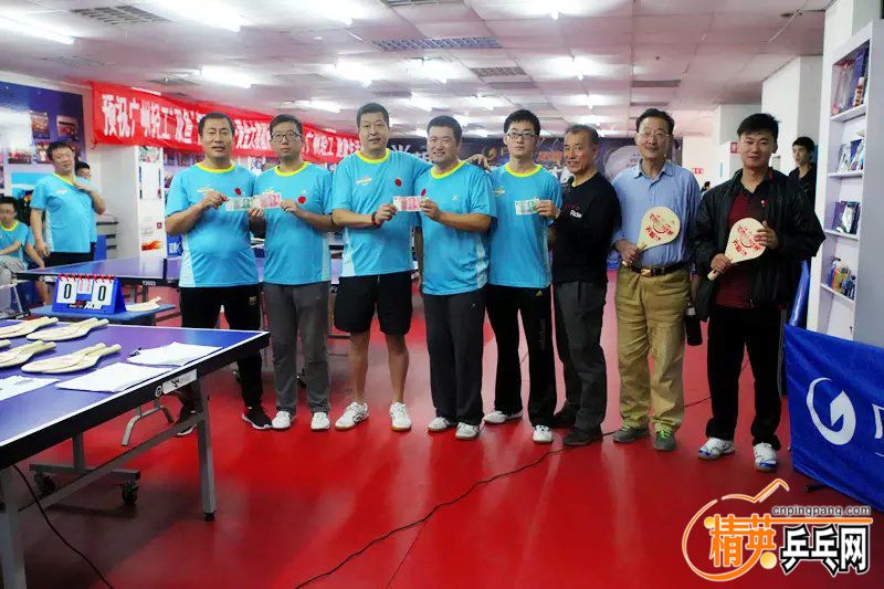 psbCA4W3GM2.jpg
