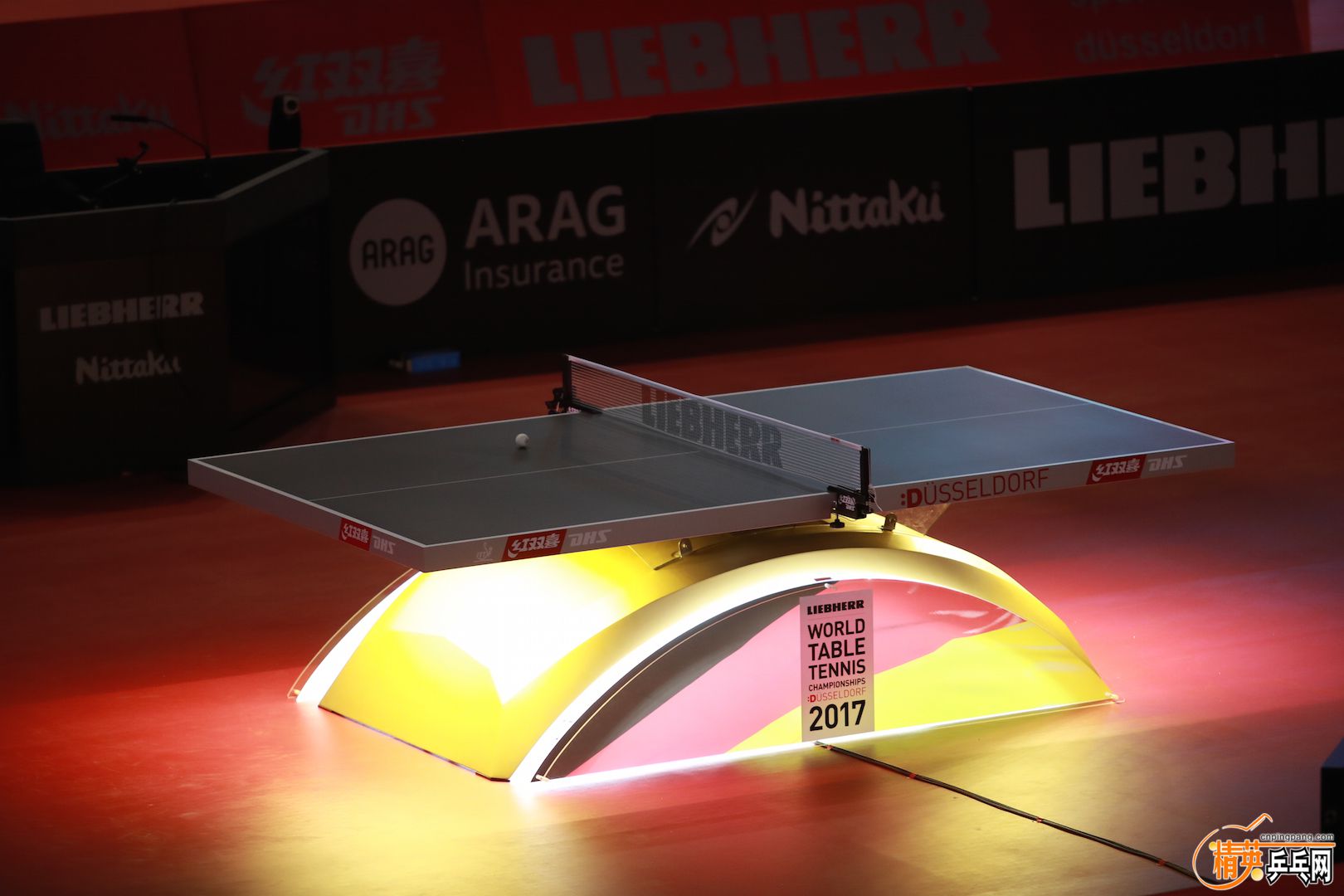 Table_PRG_0939.jpg
