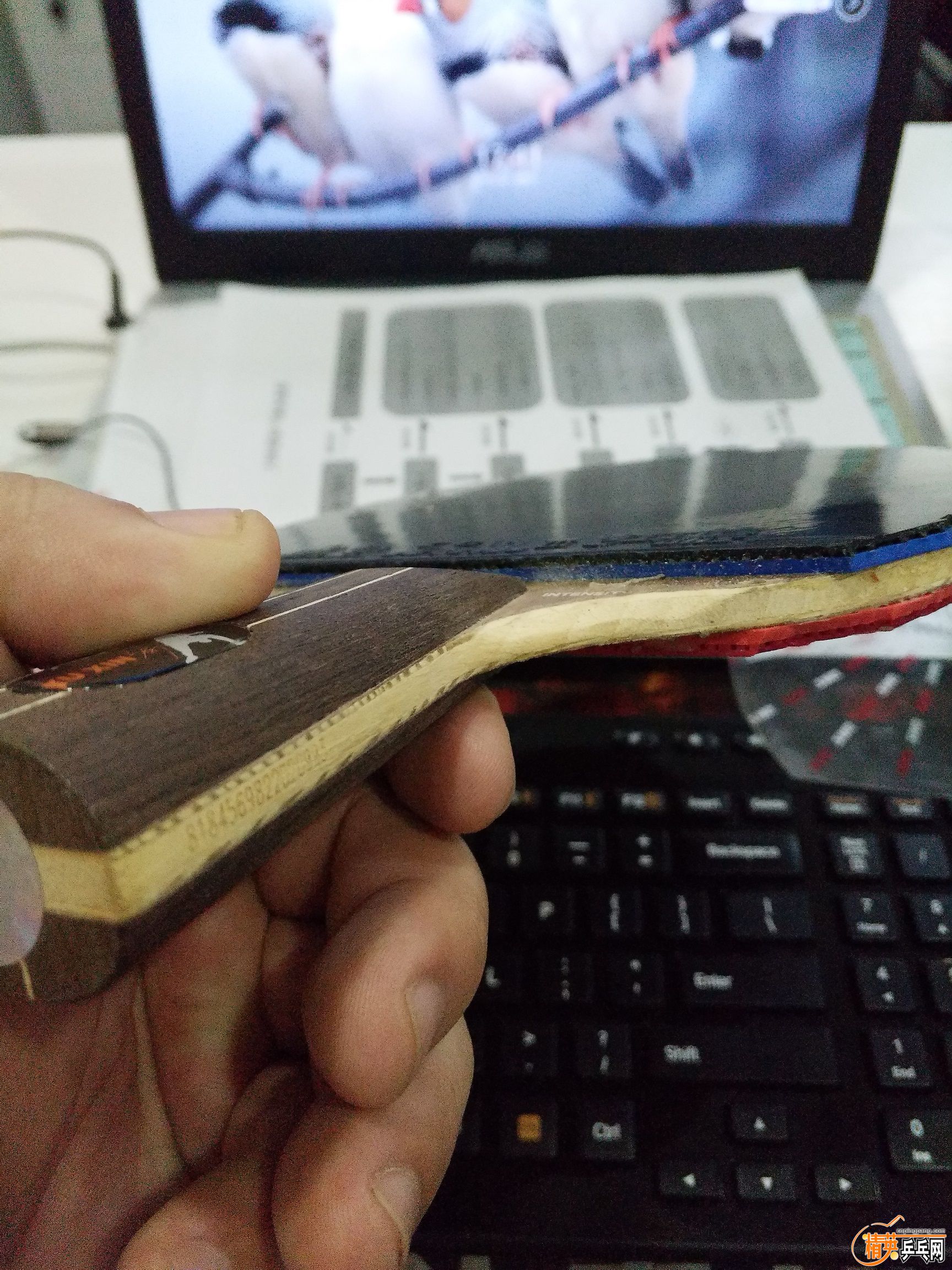 �������