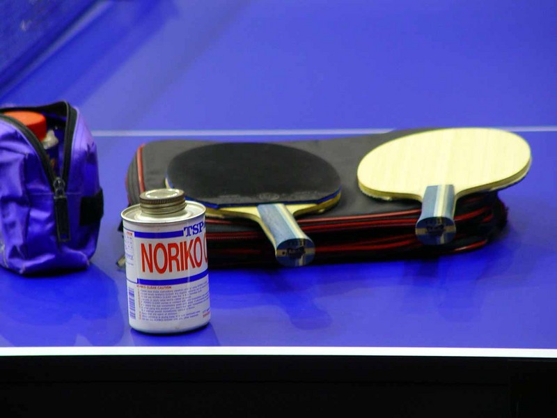 ����Ե����ֽ�Ƥ