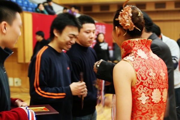 ף��ƹ�Ѿ��ֲ���ȫ��ƹЭ��Ա��ȡ�úóɼ���