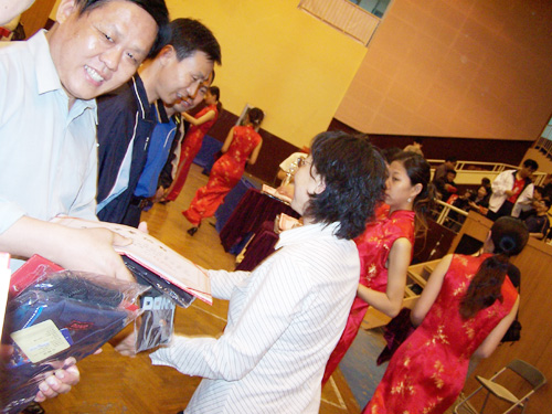 ��Դƽ���������еڶ����أ��У����ֳ�ƹ����������Բ������