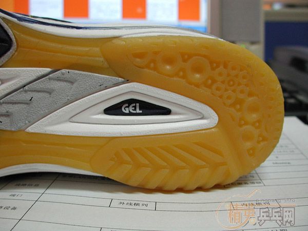 ASICS�߶�����Ь 41.5��һ˫�������ת�����ʵ��ֵܣ�(Ҳ���Խ���ƹ������)