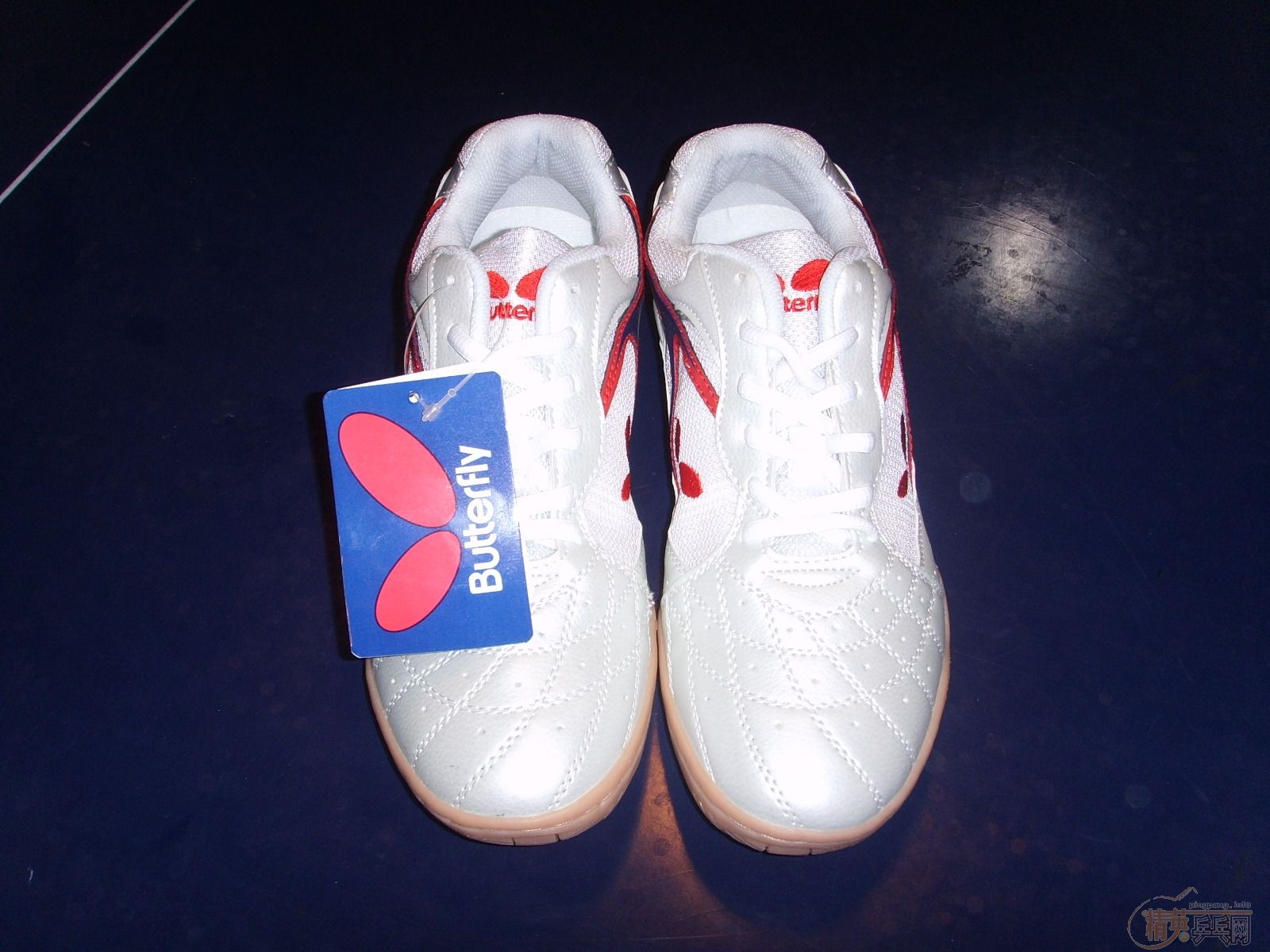 ���ۺ����� ��Ӱ��Ь��һ˫��EL�׽�һ��