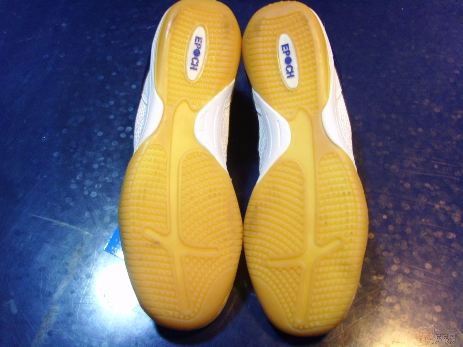 ���ۺ����� ��Ӱ��Ь��һ˫��EL�׽�һ��